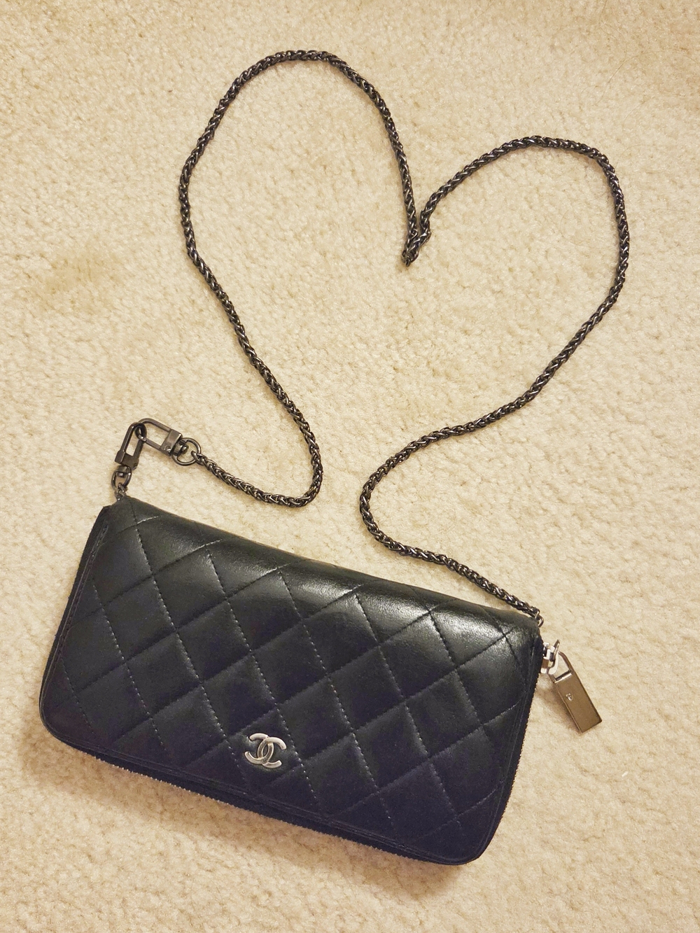 Chanel Quilted Caviar Leather Zipper Waller (Black)